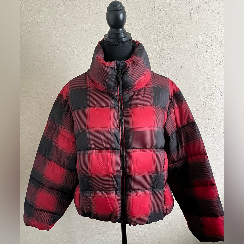 ‼️‼️ SALE ‼️‼️ Old Navy Red and Black Plaid Puffer Jacket